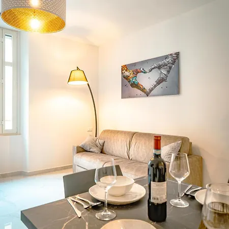 Mantovani Apartament-in The Heart Of Apartmán Como
