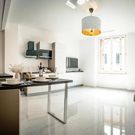 Mantovani Apartament-in The Heart Of Apartmán *