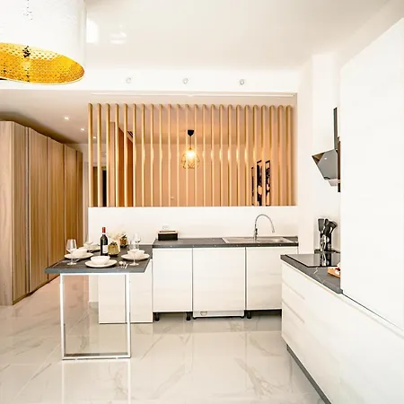 Апартаменты Mantovani Apartament-in The Heart Of Комо